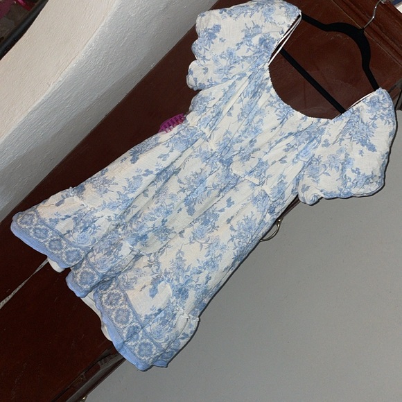 Lady dress - Picture 3 of 5